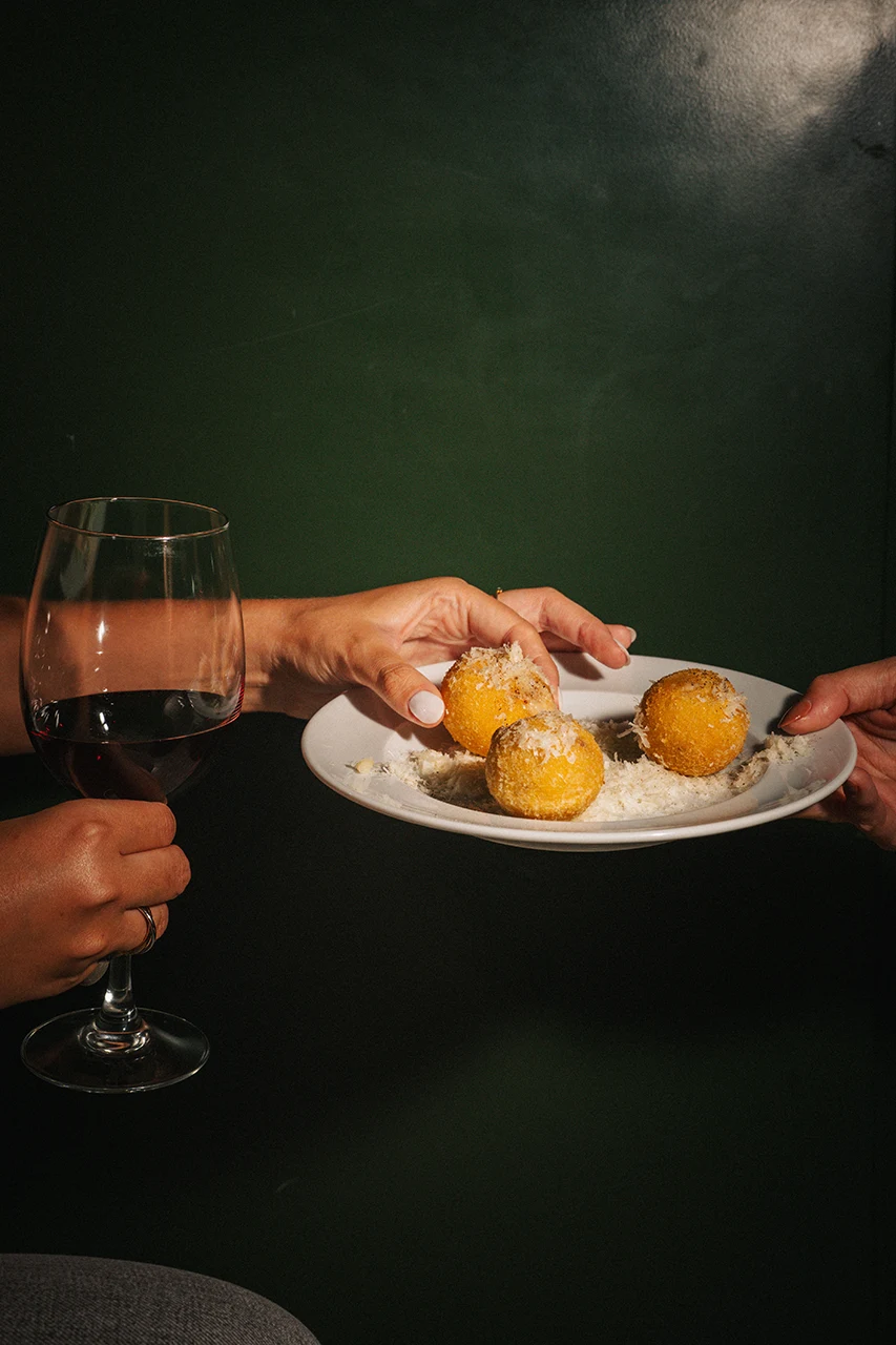 08-osteria-la-famiglia-by-olivier-galeria